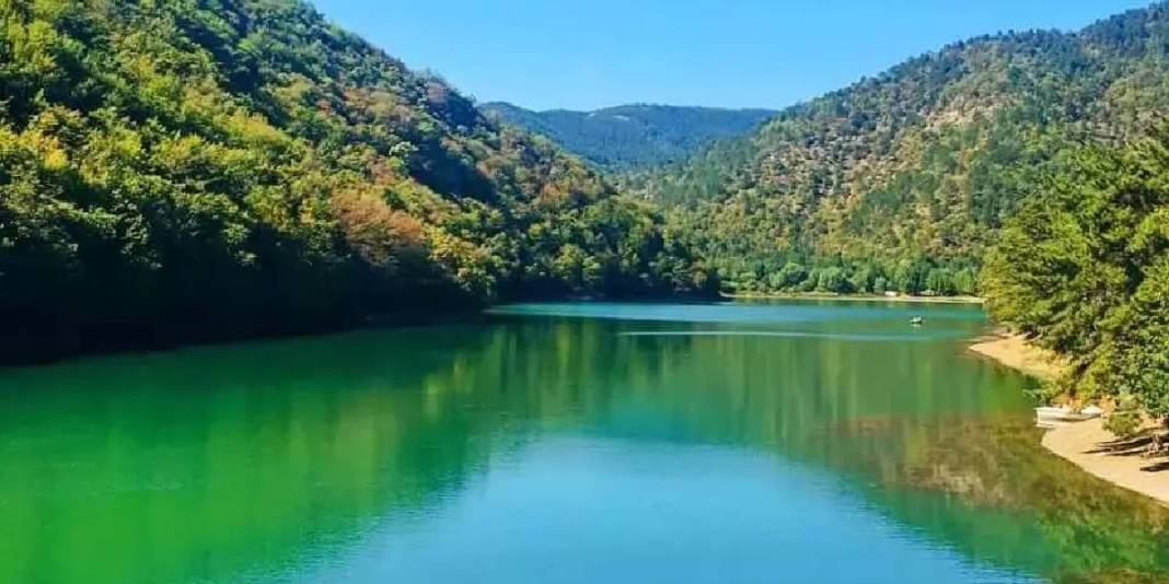 Doğanın zamana meydan okuduğu adres! Travertenlerin içindeki doğal oluşum: Yerli yabancı herkes akın ediyor 2